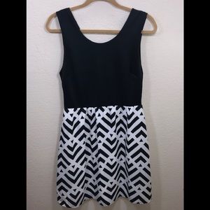 41Hawthorn NWT Harriet Geo Print Fit Flare Dress M